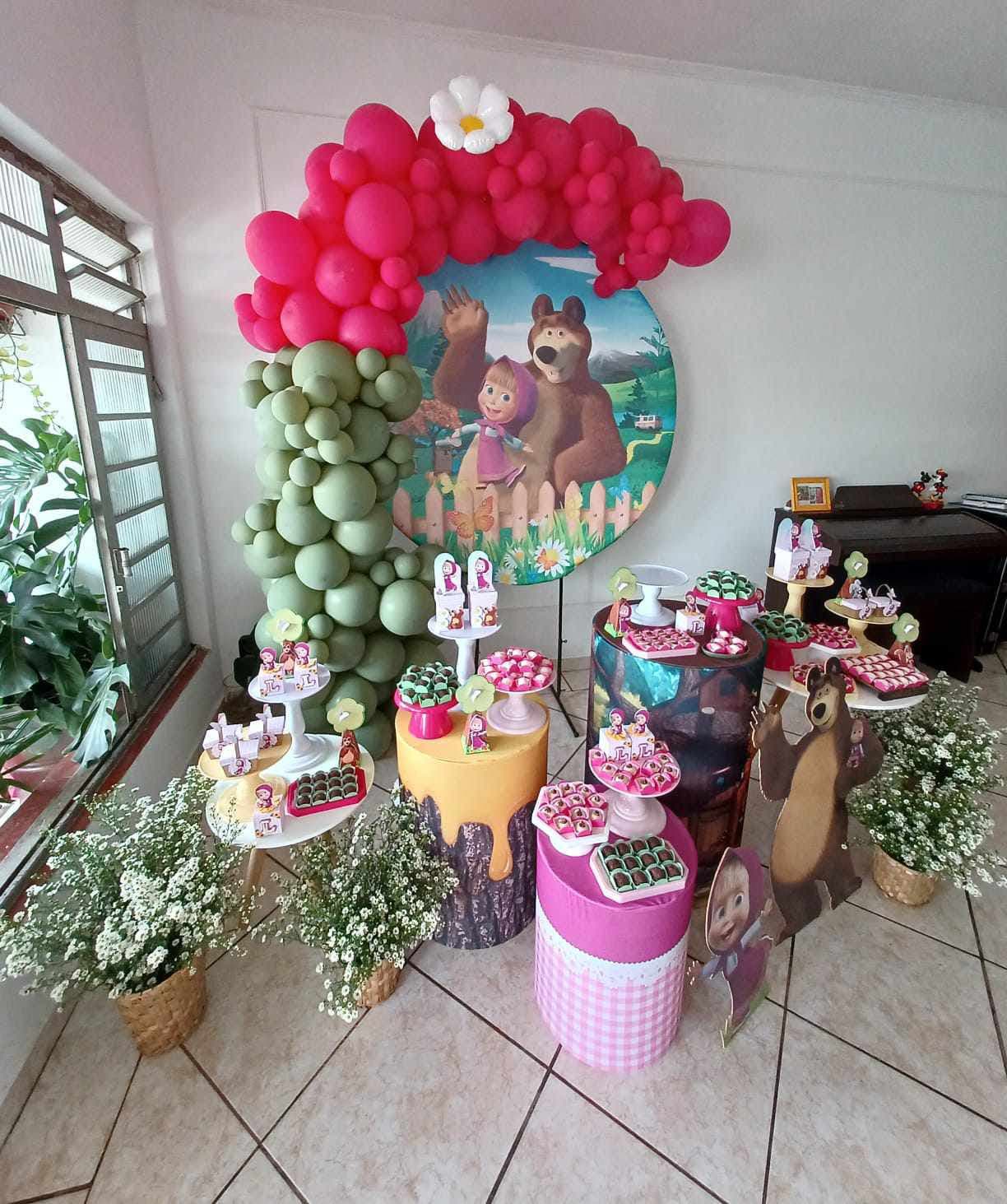 Decoracao tematica Masha e o Urso